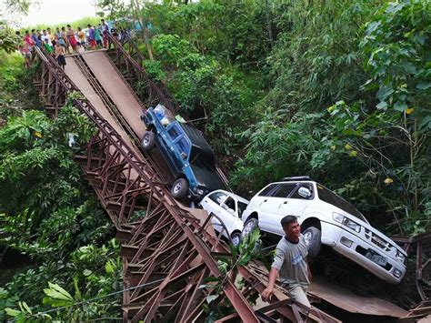 Bridge linking La Carlota and Bago cities in Negros Occidental .
